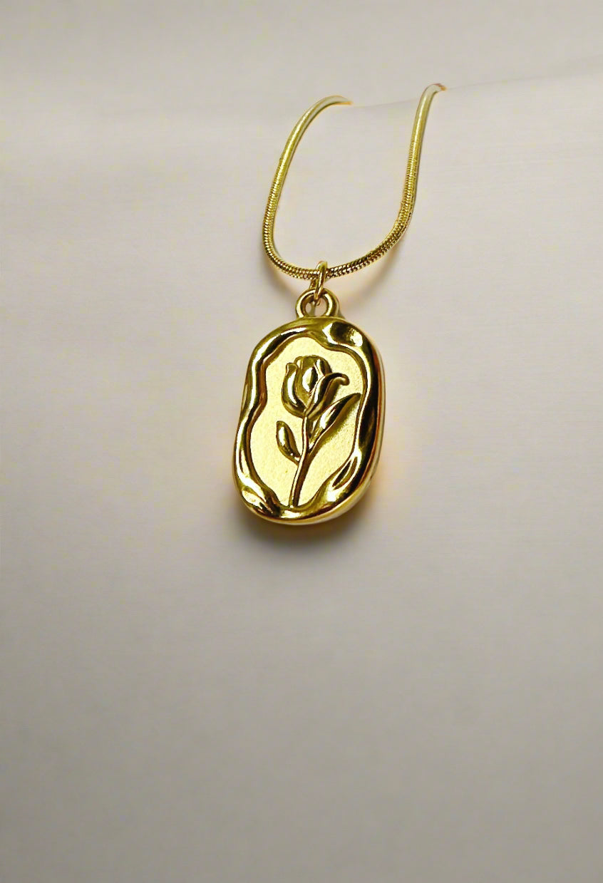 Roselle Vintage Rose Pendant