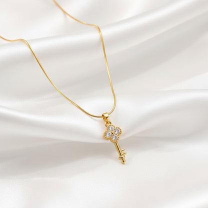 Tiny Treasure – Clover Key Pendant Necklace