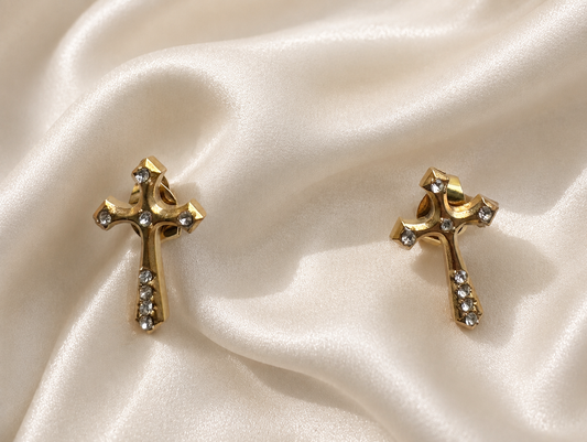 Gracy – Cross Stud Earrings