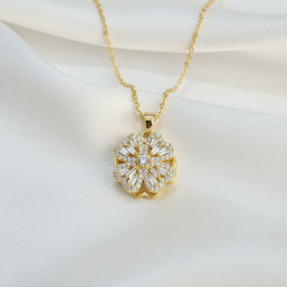 Aidena Dancing Pendant Chain