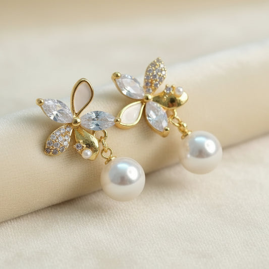 Yuri Pearl Drop Earrings